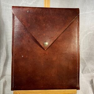 Handmade leather envelope preloved